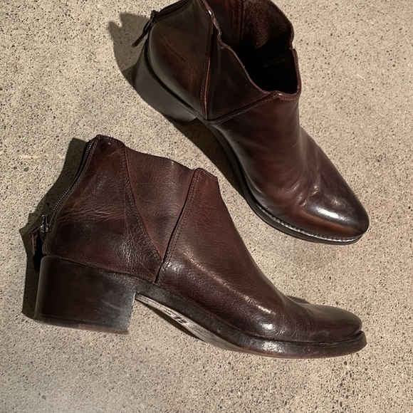 All Italian Leather Bootie, Brand Hundred100 - Picture 2 of 6